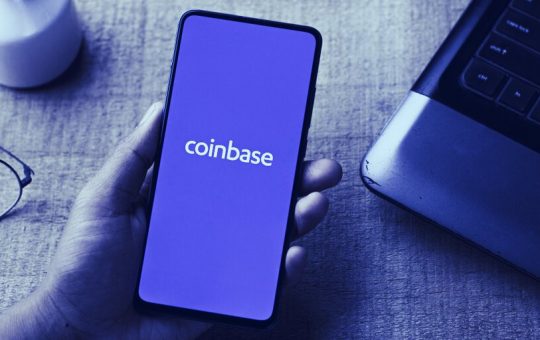 Coinbase Drops Lend Product Plans After SEC Lawsuit Threat