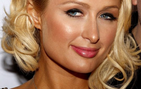 Paris Hilton touts the metaverse as where people will 'party'