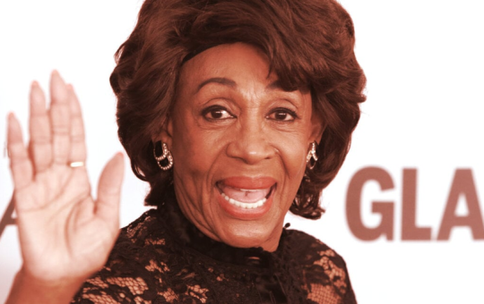 Maxine Waters Thanks SBF for Being 'Candid' About FTX Collapse
