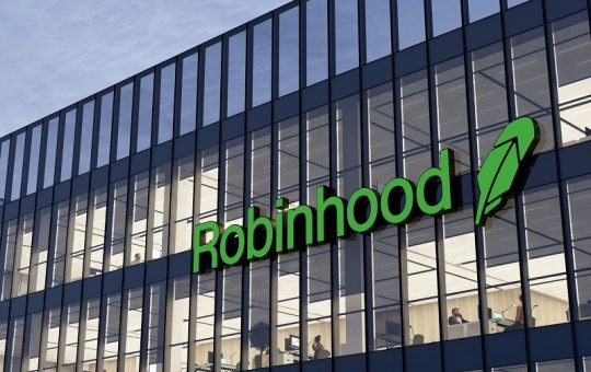 Robinhood plans to list Bitcoin ETF soon as this new hybrid exchange joins the race