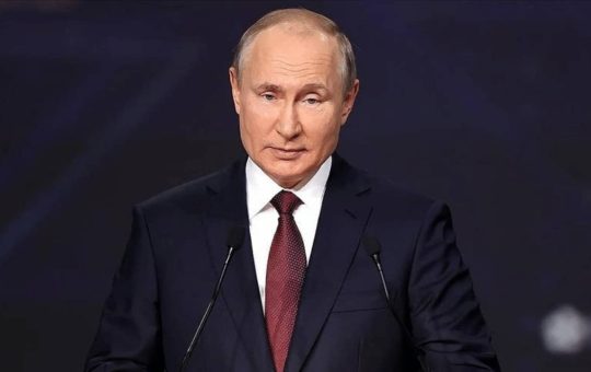 Coinbase Ridicules Fiat, Putin Accuses Biden of 'Killing' The USD, While BTC Holds Above $50K 